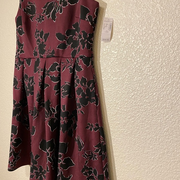 NWT Dress Barn Dress – Size 12P – With Pockets! - Picture 3 of 7